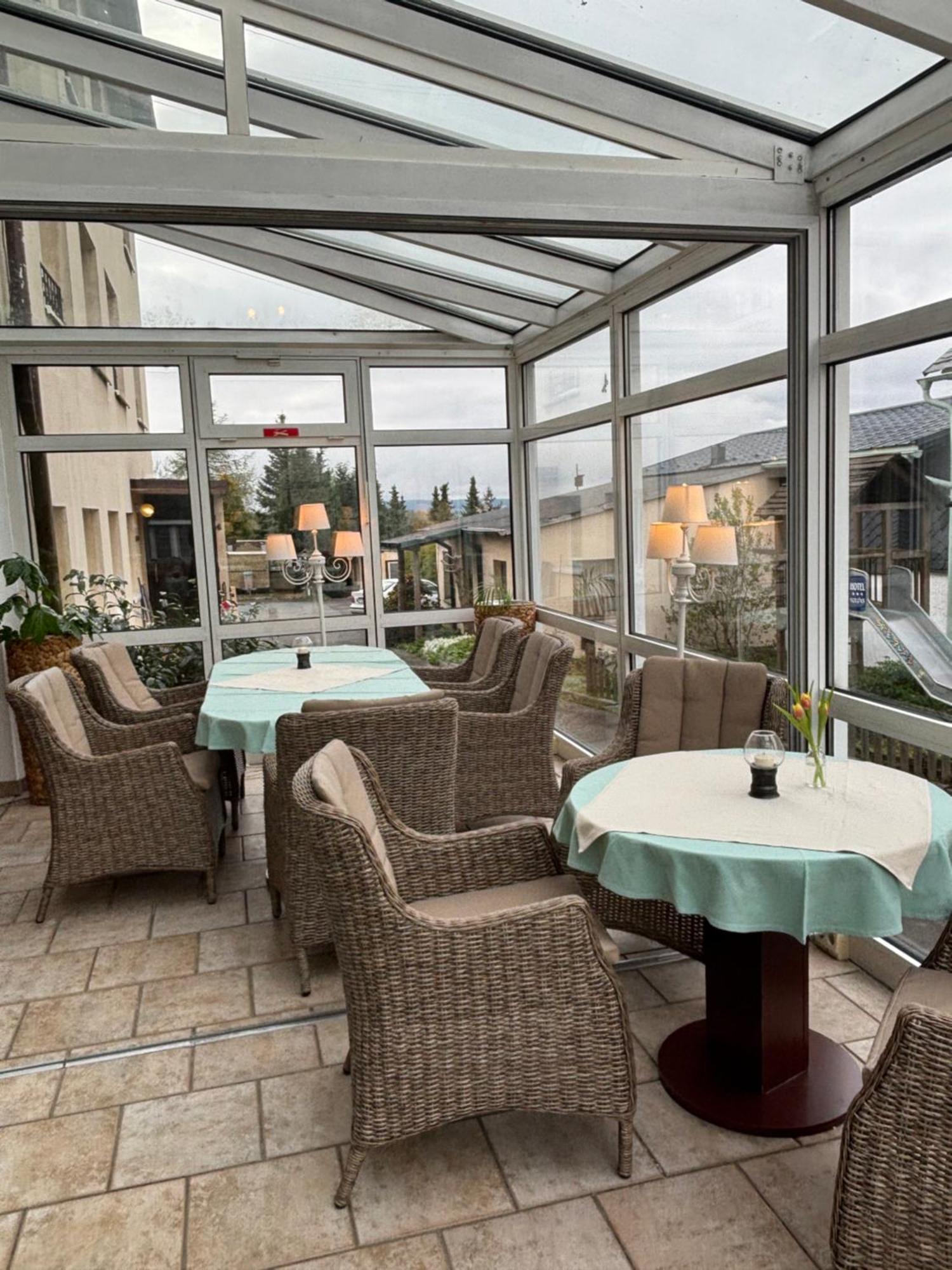 Hotel Burghof Schwarzatal Экстерьер фото